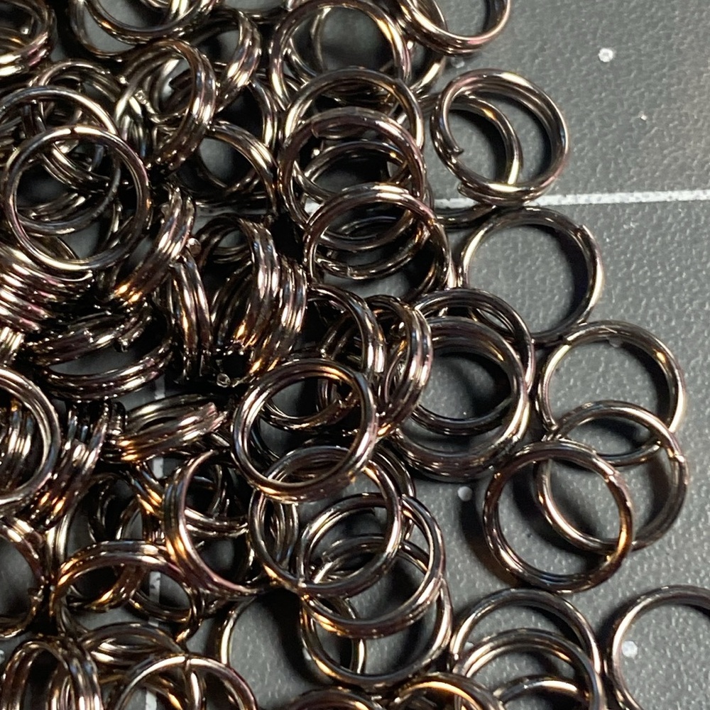 Finding: - 6m Split JumpRings (50+)